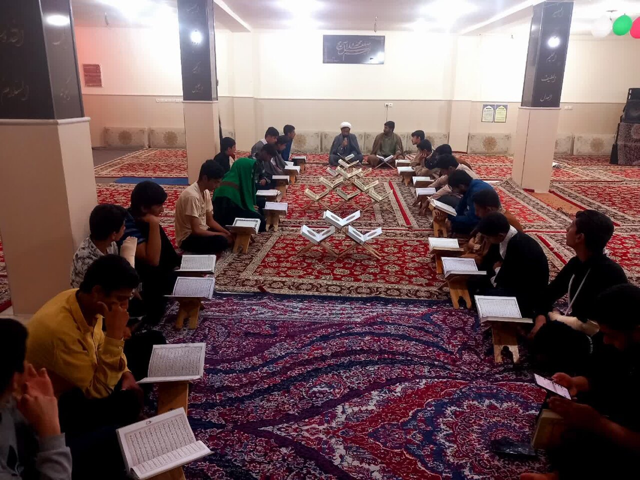 تصاویر/ برگزاری محفل ختم روزانه قرآن کریم در مدرسه علمیه امام صادق جیرفت