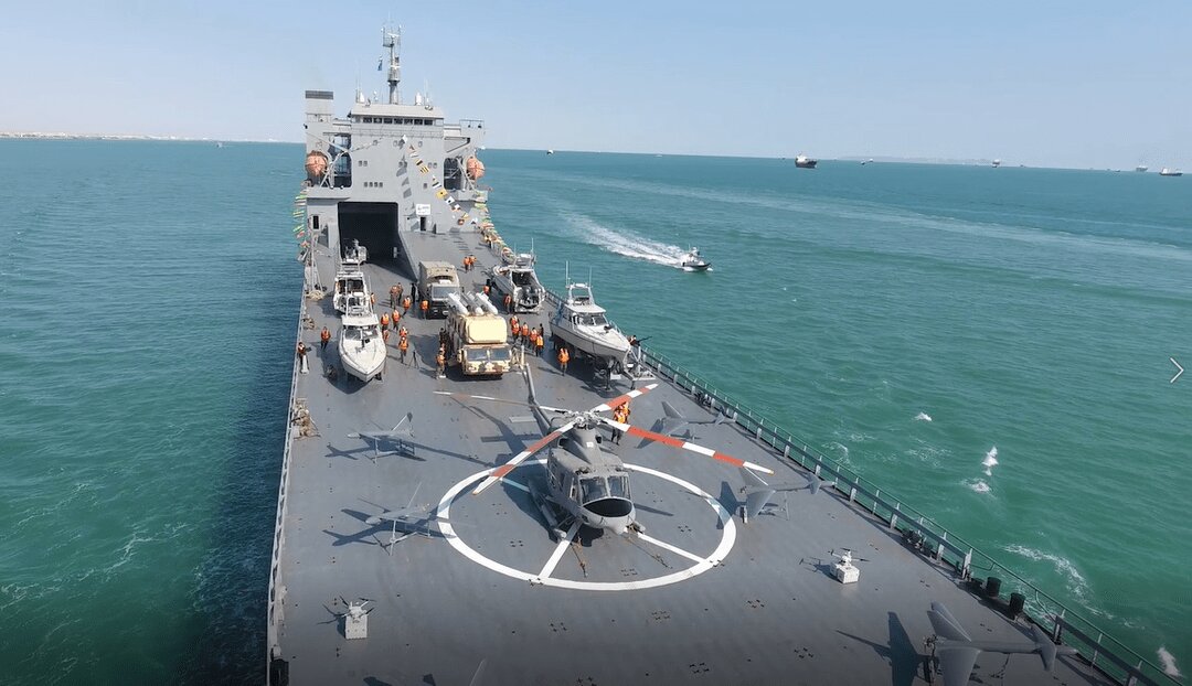 سمندر میں نئی طاقت کی انٹری — ایران کا 1000 کلومیٹر تک مار کرنے والا جدید جنگی جہاز