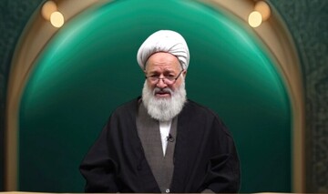 گناه عامل خواری انسان و مانع رحمت الهی است