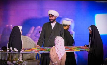 زندگی با آیه‌ها؛ غرفه‌ای پرمخاطب با رویکرد خانواده‌محور در نمایشگاه قرآن