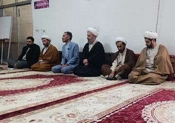تصاویر/ دیدار نماینده مردم خمین در مجلس با مدیر و طلاب مدرسه علمیه امام خمینی شهرستان خمین