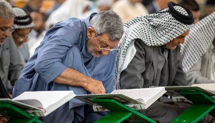 مراسم جزءخوانی قرآن کریم در حرم امام حسین (علیه السلام)