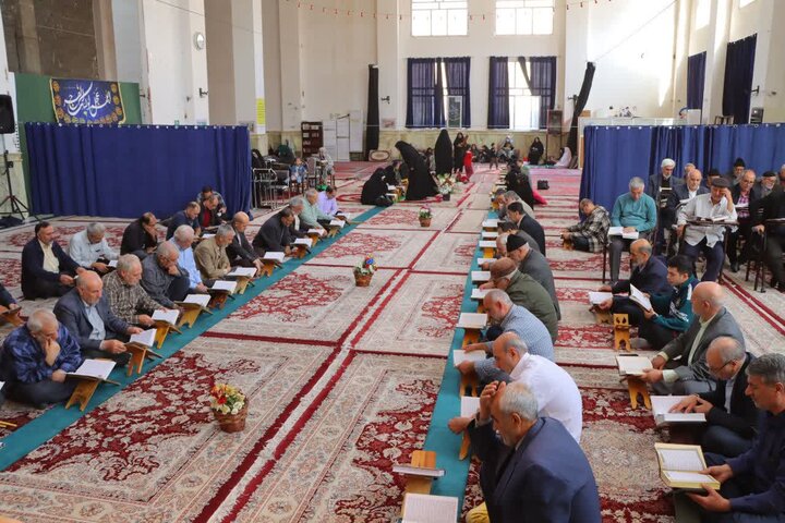 تصاویر/ کرسی تفسیر قرآن کریم با حضور امام جمعه اسلامشهر