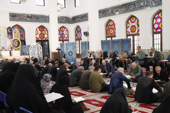 تصاویر/ محفل انس با قرآن در مصلی بزرگ رشت
