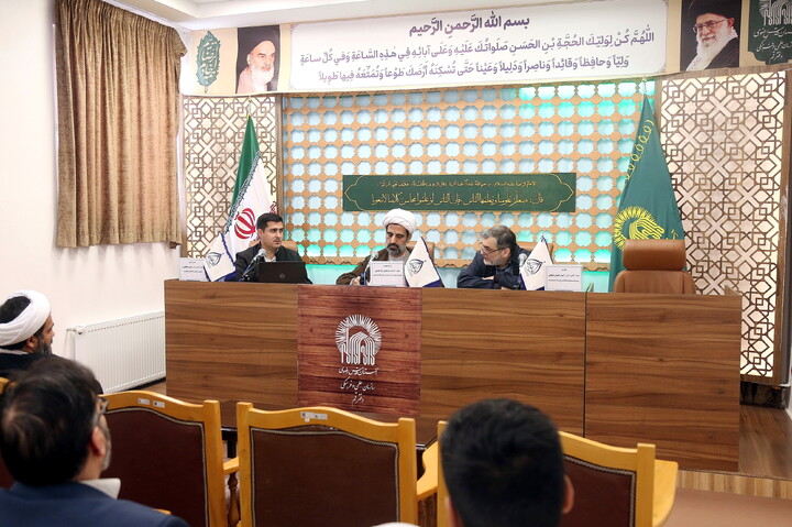 تصاویر/ نشست علمی گسترش مراکز خرید بزرگ در فضاهای شهری شهرهای زیارتی