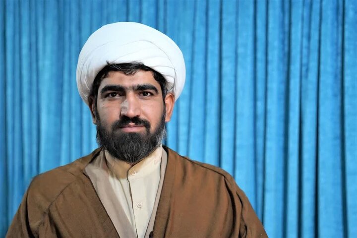 طلبه‌ای که گروه کوچک جهادی آنها حالا جمعیتی ۸۰۰ نفره دارد