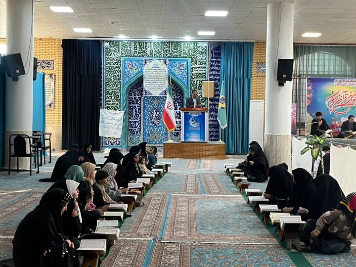 تصاویر/برگزاری محفل جزءخوانی قرآن کریم در شهرستان ایوان