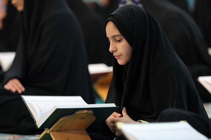 تصاویر/ آیین ترتیل خوانی قرآن کریم در امامزاده سید جعفر(ع) محمد استان یزد