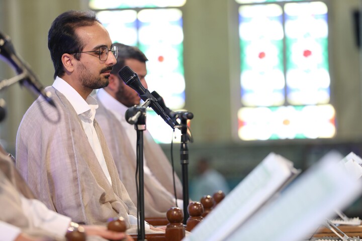 تصاویر/ آیین ترتیل خوانی قرآن کریم در امامزاده سید جعفر(ع) محمد استان یزد