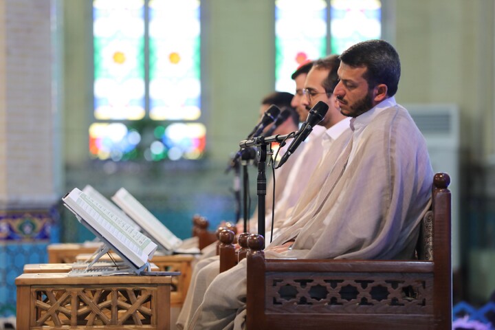 تصاویر/ آیین ترتیل خوانی قرآن کریم در امامزاده سید جعفر(ع) محمد استان یزد