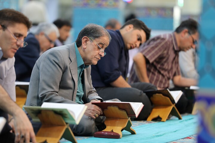 تصاویر/ آیین ترتیل خوانی قرآن کریم در امامزاده سید جعفر(ع) محمد استان یزد