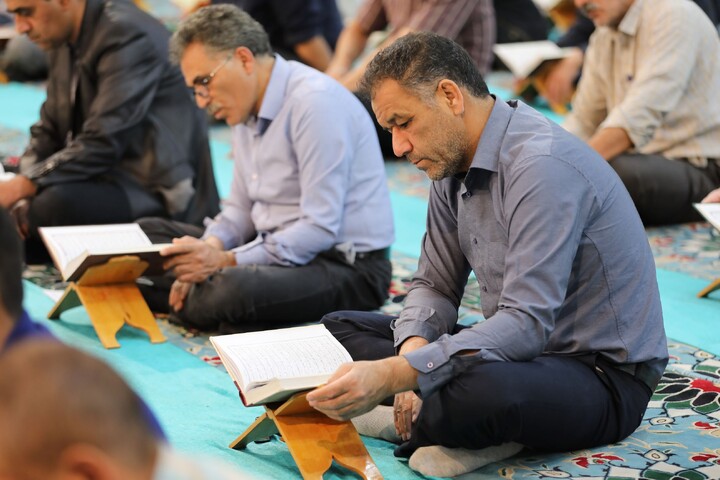 تصاویر/ آیین ترتیل خوانی قرآن کریم در امامزاده سید جعفر(ع) محمد استان یزد