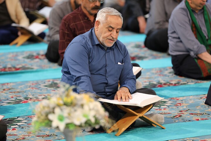 تصاویر/ آیین ترتیل خوانی قرآن کریم در امامزاده سید جعفر(ع) محمد استان یزد