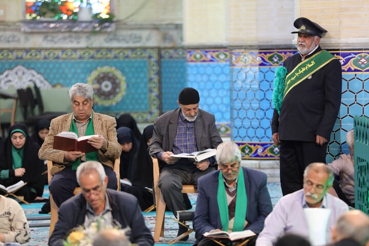 تصاویر/ آیین ترتیل خوانی قرآن کریم در امامزاده سید جعفر(ع) محمد استان یزد