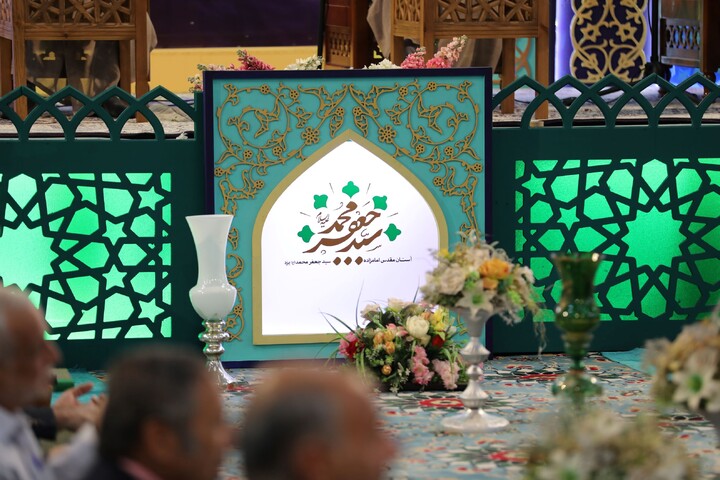 تصاویر/ آیین ترتیل خوانی قرآن کریم در امامزاده سید جعفر(ع) محمد استان یزد