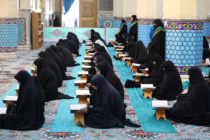 تصاویر/ آیین ترتیل خوانی قرآن کریم در امامزاده سید جعفر(ع) محمد استان یزد