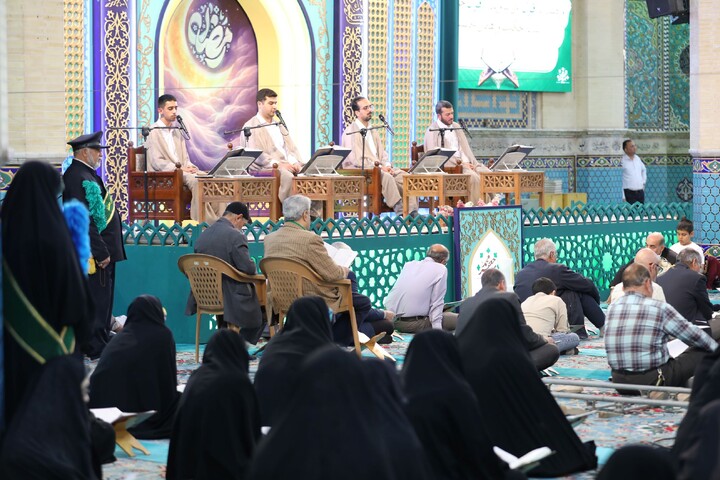 تصاویر/ آیین ترتیل خوانی قرآن کریم در امامزاده سید جعفر(ع) محمد استان یزد