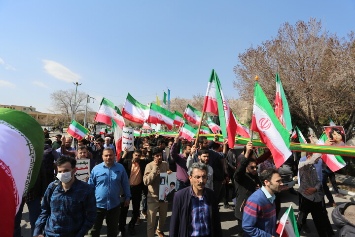 تصاویر / تجمع دانشجویان دانشگاه صنعتی اصفهان درمحکومیت جنایات پلید آمریکا و اسرائیل