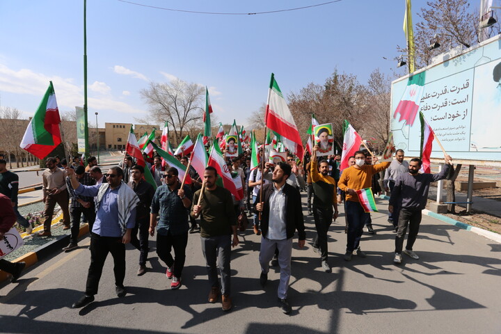 تصاویر / تجمع دانشجویان دانشگاه صنعتی اصفهان درمحکومیت جنایات پلید آمریکا و اسرائیل