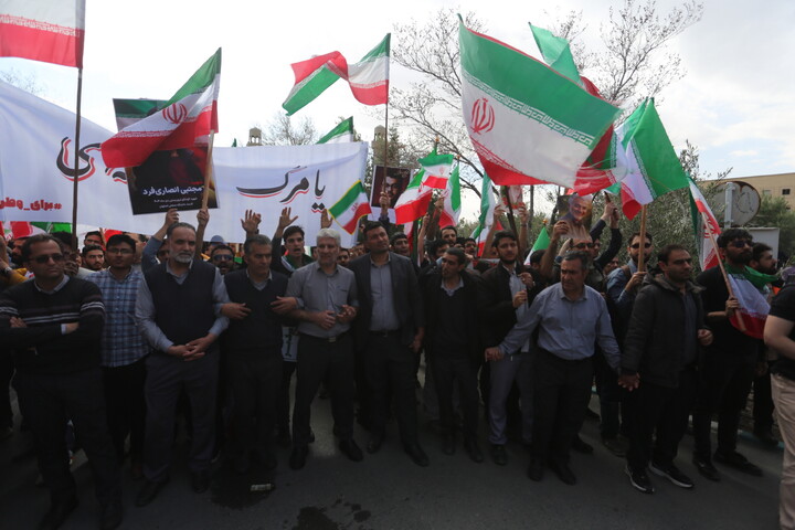 تصاویر / تجمع دانشجویان دانشگاه صنعتی اصفهان درمحکومیت جنایات پلید آمریکا و اسرائیل