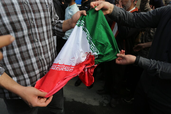 تصاویر / تجمع دانشجویان دانشگاه صنعتی اصفهان درمحکومیت جنایات پلید آمریکا و اسرائیل