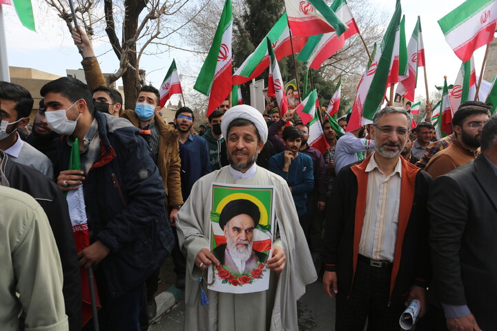 تصاویر / تجمع دانشجویان دانشگاه صنعتی اصفهان درمحکومیت جنایات پلید آمریکا و اسرائیل