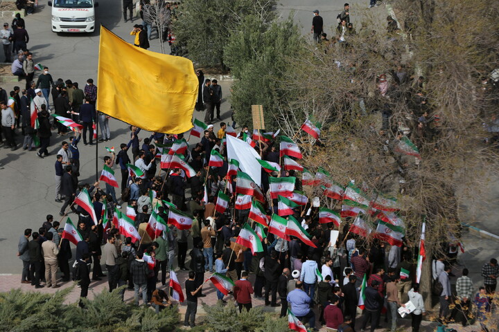 تصاویر / تجمع دانشجویان دانشگاه صنعتی اصفهان درمحکومیت جنایات پلید آمریکا و اسرائیل