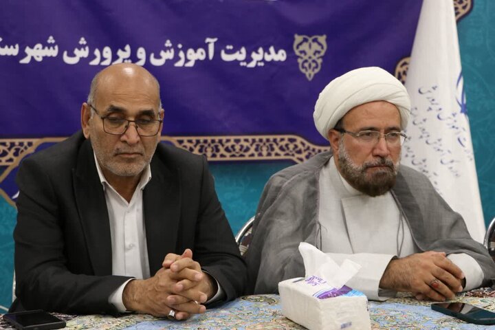 برگزاری ویژه‌ برنامه گردهمایی مدیران مدارس و مراکز آموزشی و پرورشی شهرستان اشکذر