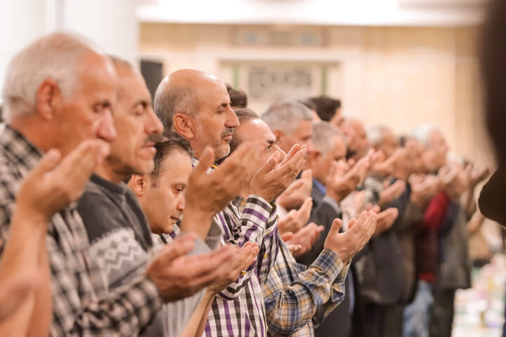 تصاویر / محفل خانوادگی زندگی با آیه‌ها در زنجان