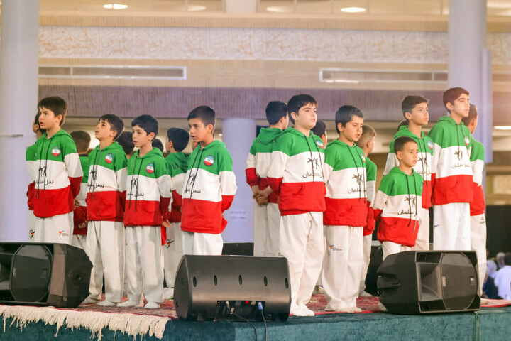 تصاویر / محفل خانوادگی زندگی با آیه‌ها در زنجان
