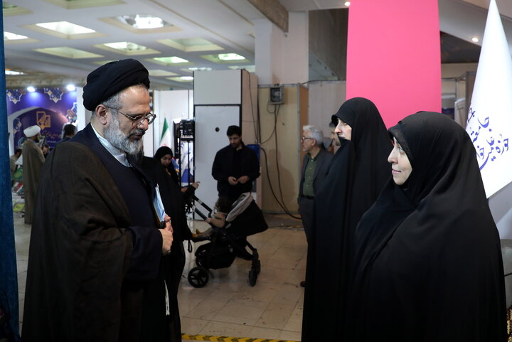 تصاویر/حال و هوای بخش حوزوی سی و سومین نمایشگاه بین المللی قرآن کریم