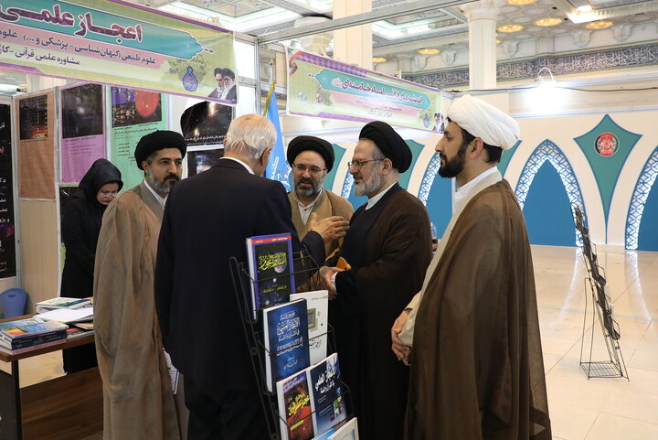تصاویر/حال و هوای بخش حوزوی سی و سومین نمایشگاه بین المللی قرآن کریم