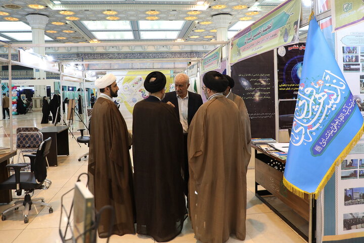 تصاویر/حال و هوای بخش حوزوی سی و سومین نمایشگاه بین المللی قرآن کریم