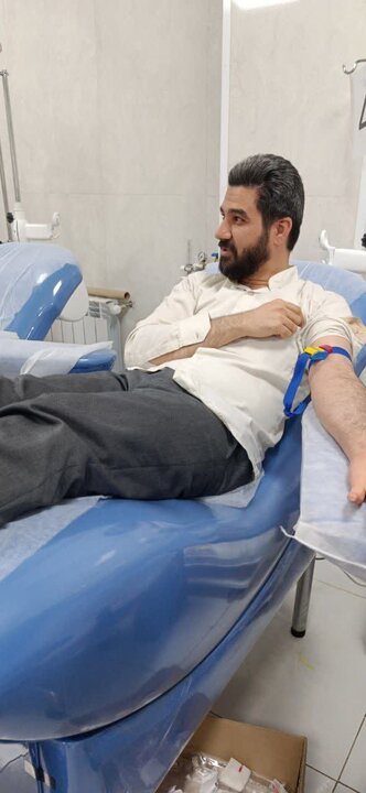 تصاویر/طلاب مدرسه علمیه امام خمینی(ره) خمین پیشگام در ترویج فرهنگ اهدای خون