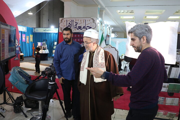 تصاویر/حال و هوای بخش حوزوی سی و سومین نمایشگاه بین المللی قرآن کریم