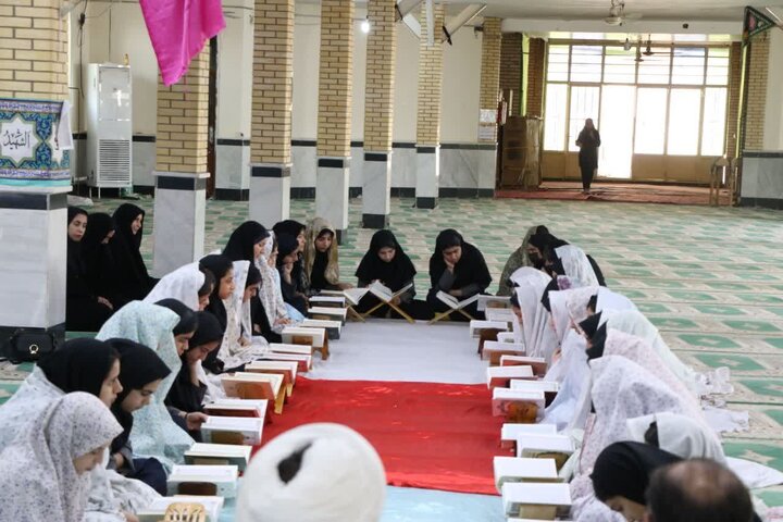 تصاویر/برگزاری محفل انس با قرآن در شهرستان دهلران