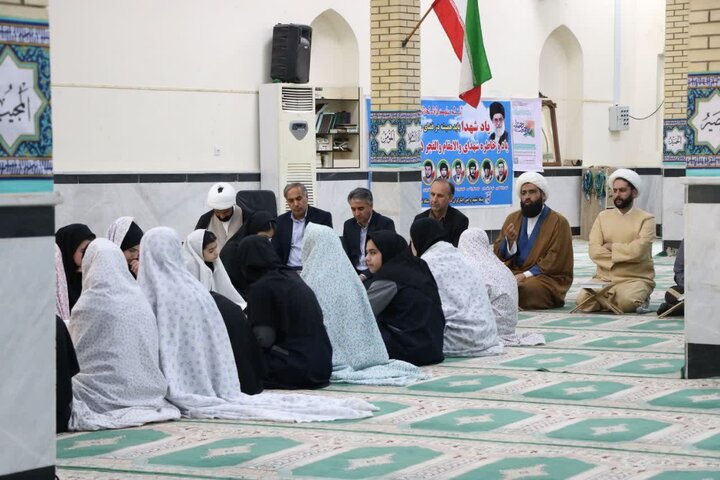 تصاویر/برگزاری محفل انس با قرآن در شهرستان دهلران