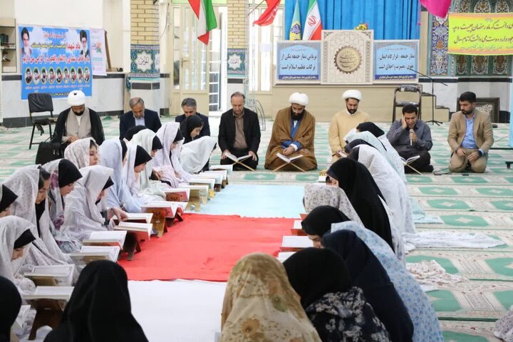 تصاویر/برگزاری محفل انس با قرآن در شهرستان دهلران