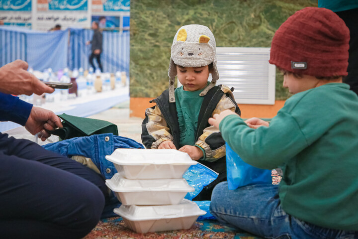 تصاویر/ سفره افطاری مسجد مقدس جمکران در شب های ماه مبارک رمضان
