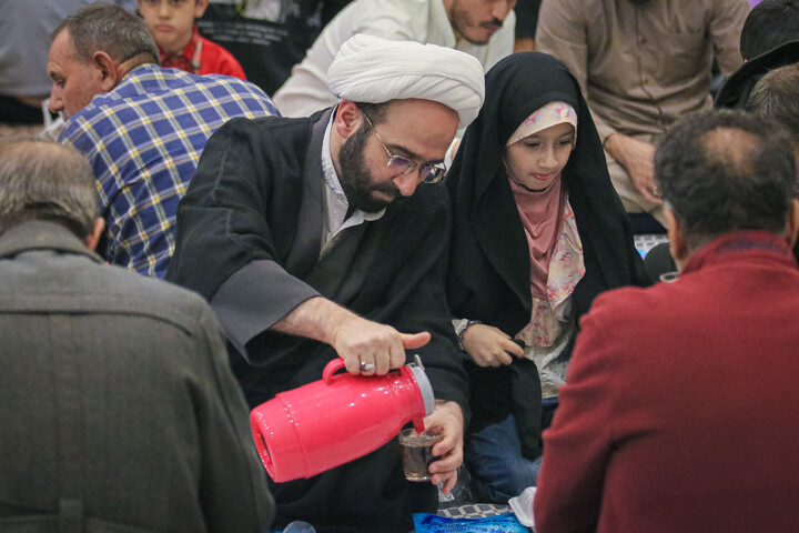 تصاویر/ سفره افطاری مسجد مقدس جمکران در شب های ماه مبارک رمضان