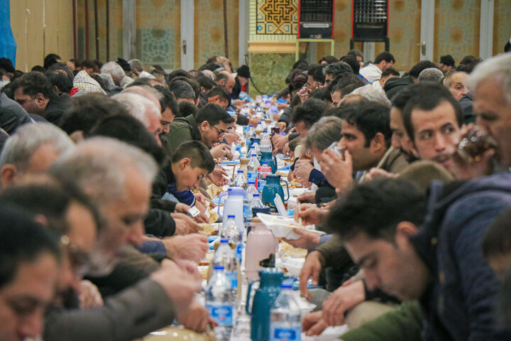تصاویر/ سفره افطاری مسجد مقدس جمکران در شب های ماه مبارک رمضان