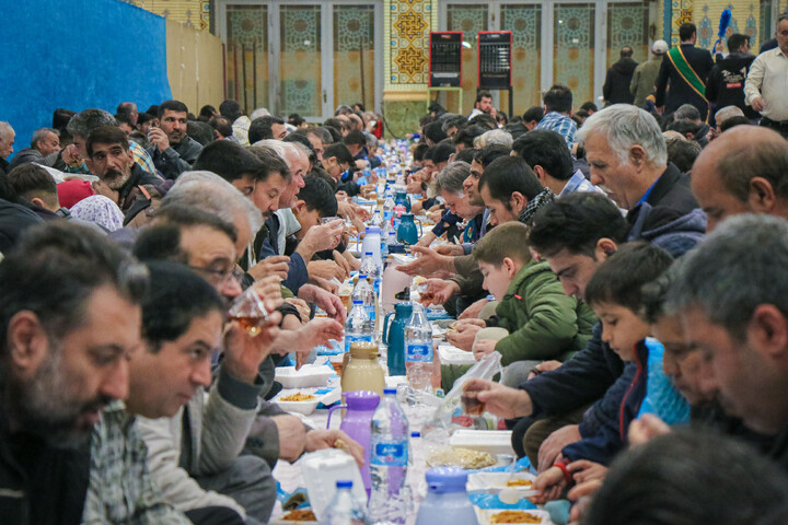 تصاویر/ سفره افطاری مسجد مقدس جمکران در شب های ماه مبارک رمضان