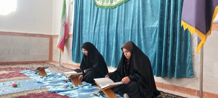 تصاویر/ محفل جزءخوانی قرآن کریم در مدارس علمیه خواهران استان‌ کرمان