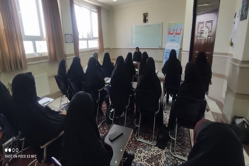 کارگاه «نگارش علمی» در مدرسه علمیه نرجسیه سنقر و کلیایی، برگزار شد+عکس