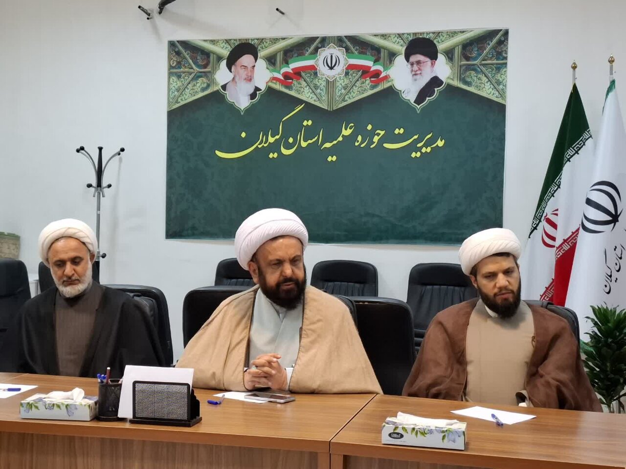 نشست شورای هماهنگی نهادهای حوزوی استان گیلان برگزار شد+ عکس