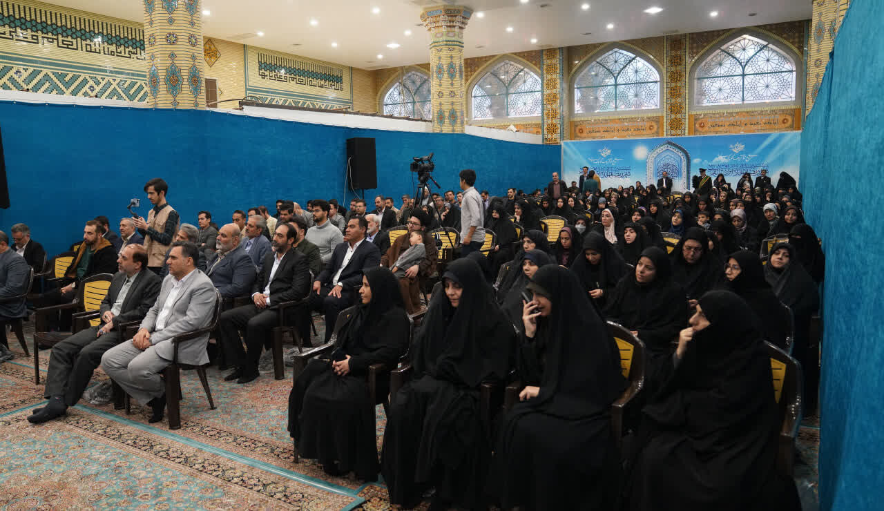 نقش معلمان در شکل گیری آینده جامعه بی‌بدیل است