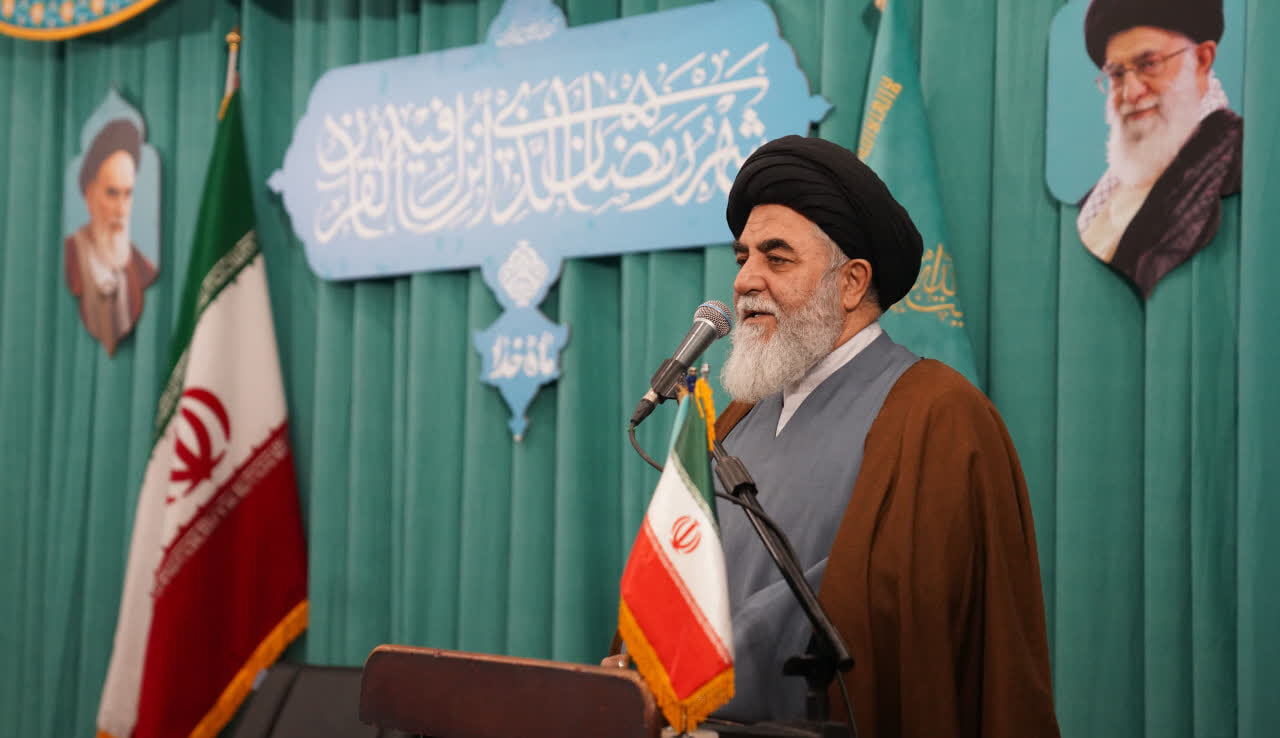 نقش معلمان در شکل گیری آینده جامعه بی‌بدیل است