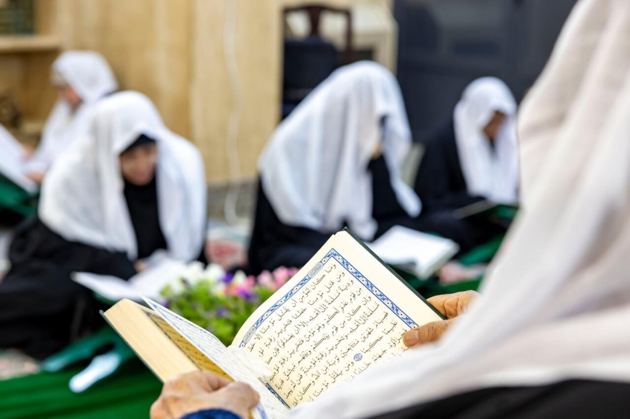 شعبة التوجيه الديني النسوي في العتبة العباسية تقيم سلسلة محافل قرآنية في شهر رمضان المبارك