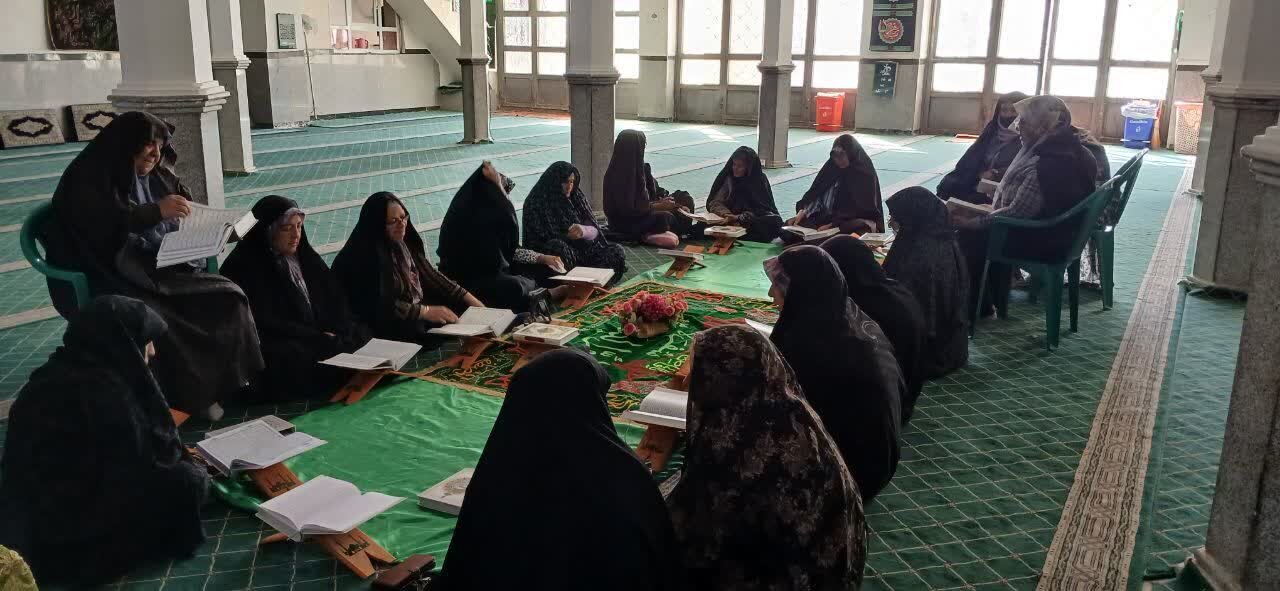 حضور میدانی مبلغین طرح امین در سنگرهای متنوع تبلیغی کرمان در ماه بهار قرآن+تصاویر