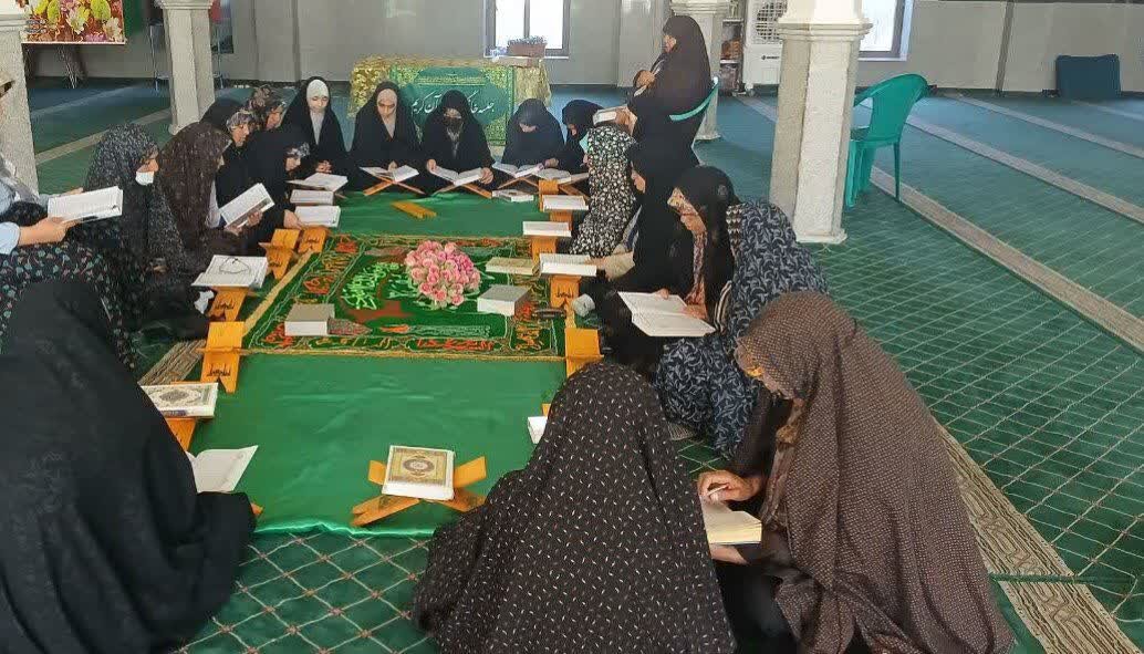 جلسه قرآن روستای اسماعیل آباد جوپار